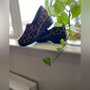 Easy Street Cogged Hill Shoe